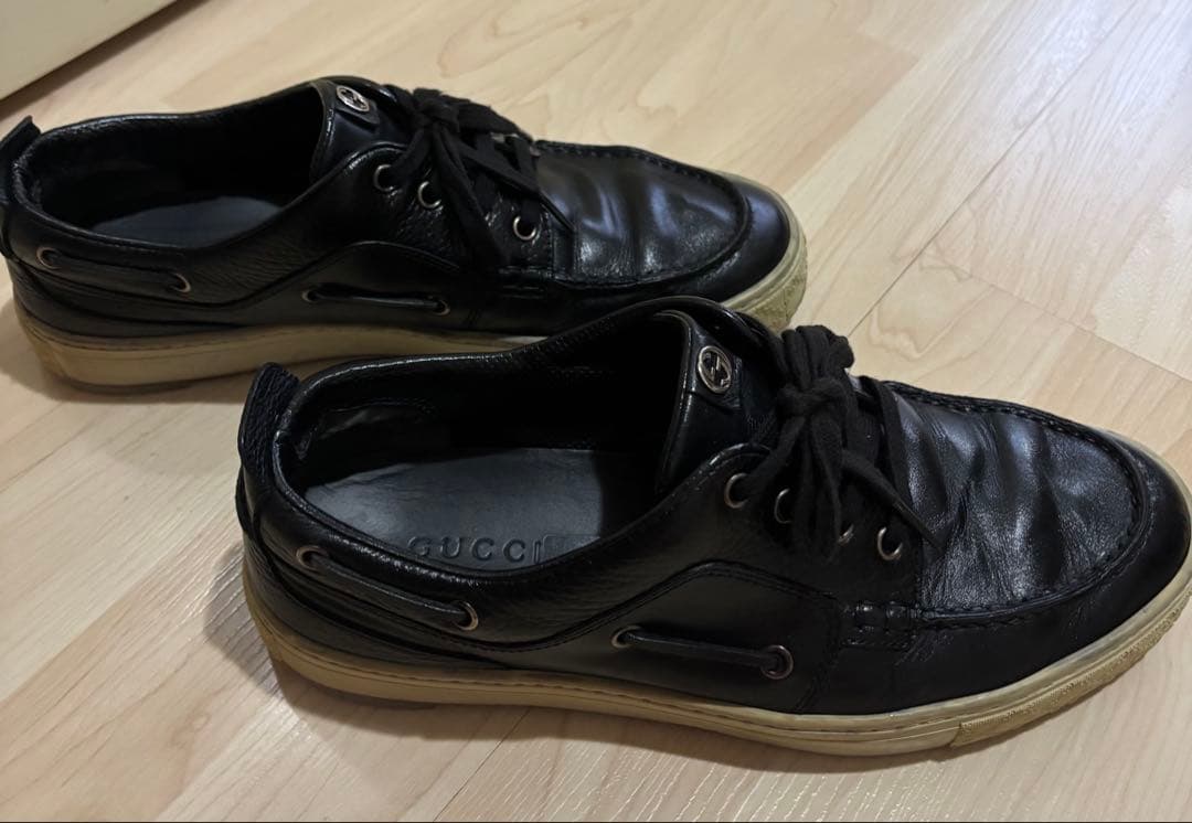 GUCCI ブラック レザー デッキシューズ
