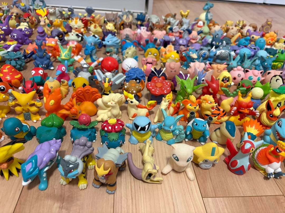 【希少】昔のポケモンキッズ 指人形 265個＋サトシなど14個　計279個