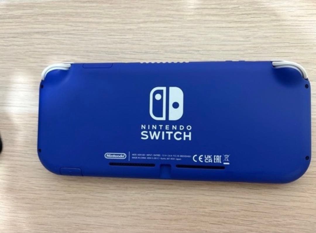 t*a様 Nintendo Switch Lite 本体+充電器