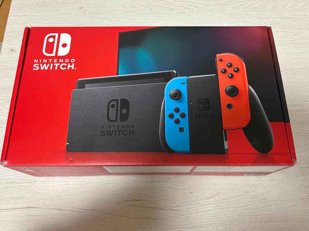 照*り様 Nintendo Switch 本体 青と赤のジョイコン