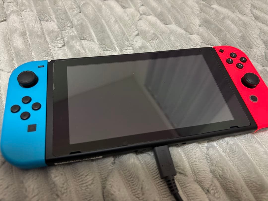照*り様 Nintendo Switch 本体 青と赤のジョイコン