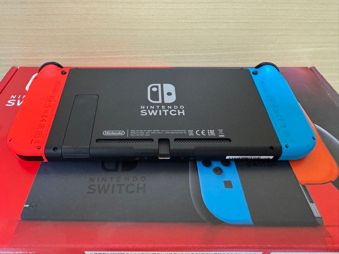 Nintendo Switch 本体　付属品全て有り　ケース付き
