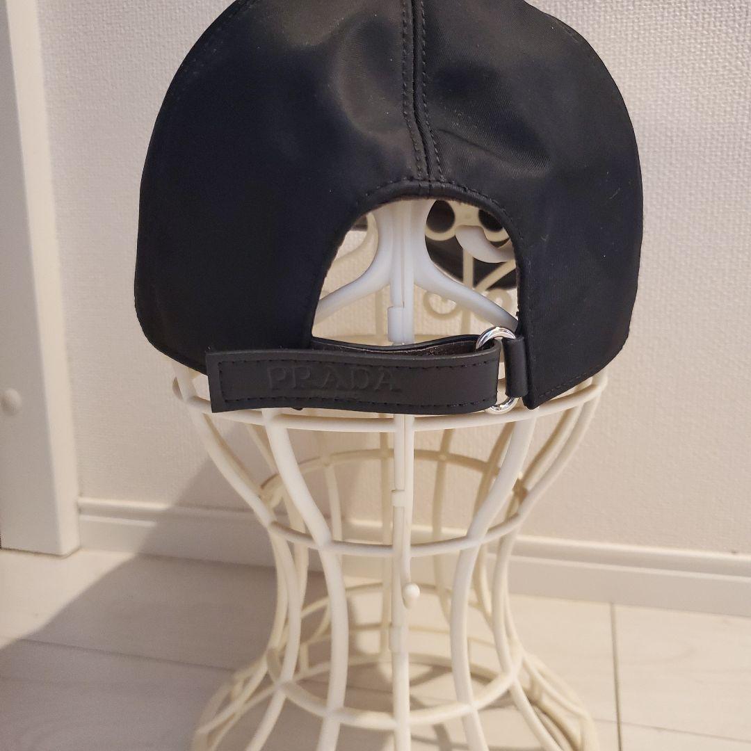 PRADA ブラック ベースボールキャップ