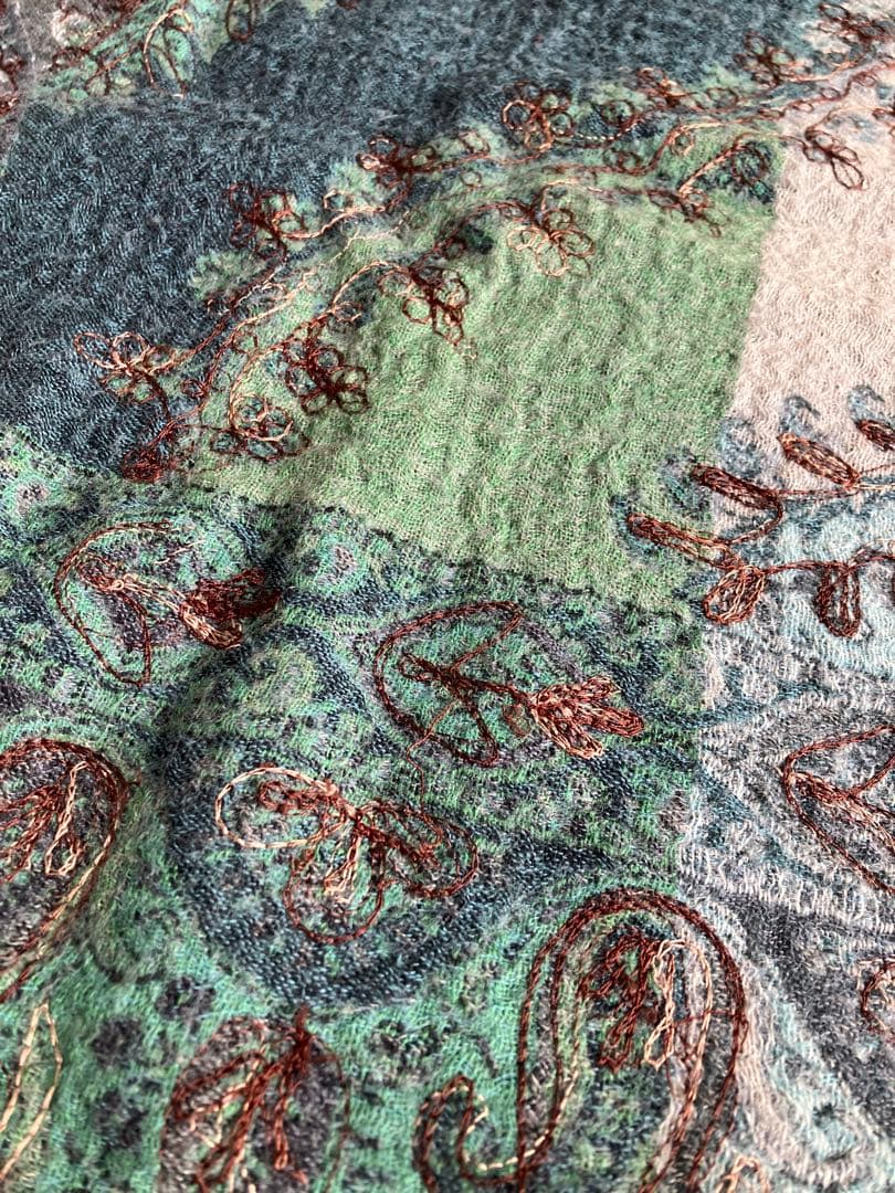 贅沢 刺繍 Altea アルテア 大判ストール ウール インド刺繍 ペイズリー柄