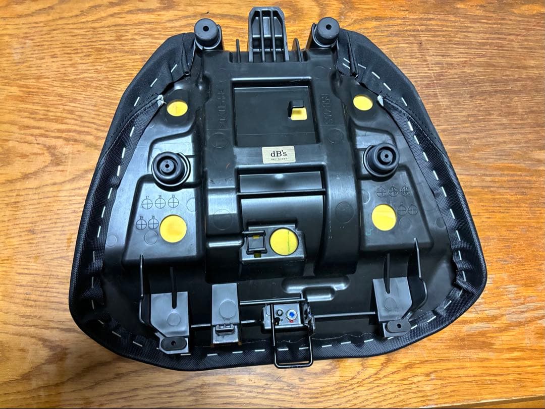 土日限定値下　トレーサー9GT ゲルシート　ローダウンシート　20mm 美品