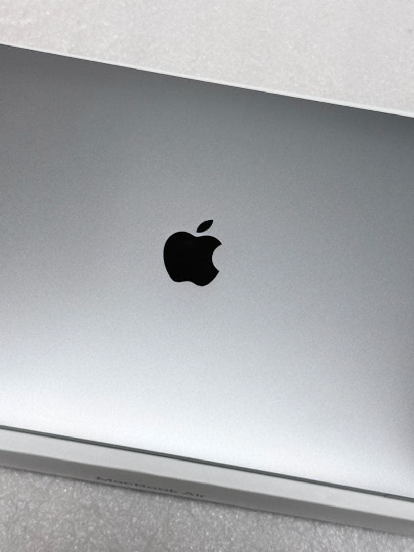 極美品　MacBook Air 13インチ 2020 8GB 256GB