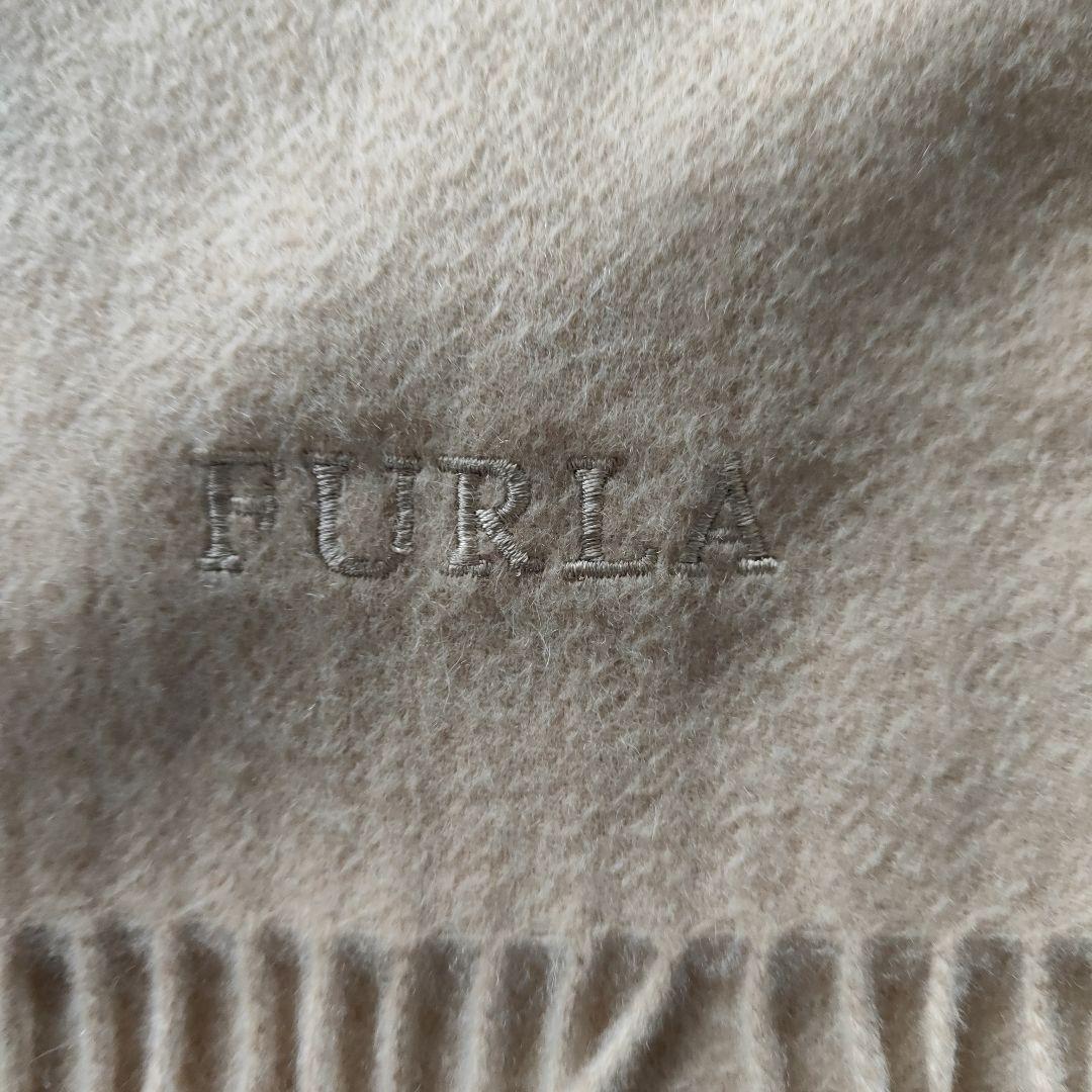 FURLA ベージュのカシミヤ　大判マフラー　　ストール