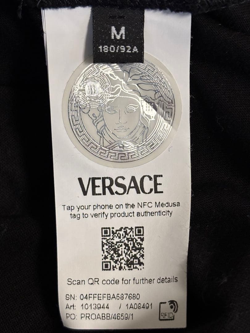 新作⭐︎VERSACE ラインストーンTシャツ