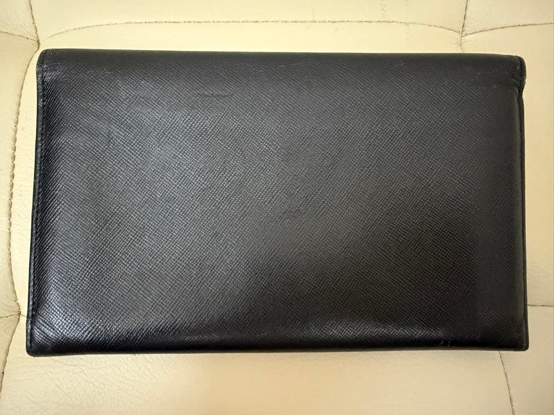 PRADA 二つ折り財布 長財布