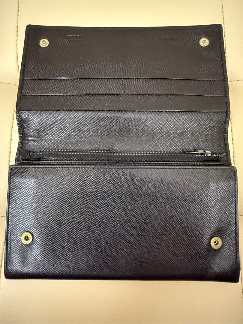 PRADA 二つ折り財布 長財布