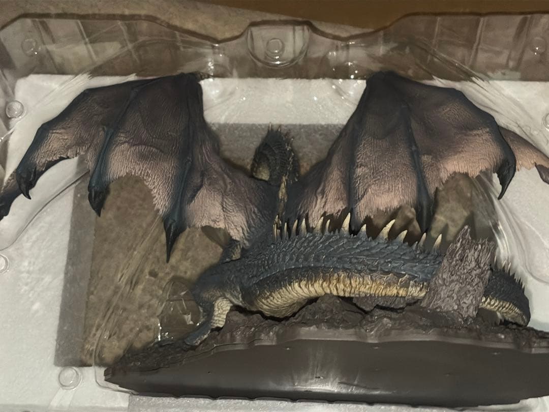 ぼ*ー様 【中古】モンスターハンター クリエイターズモデル ミラボレアス フィギ
