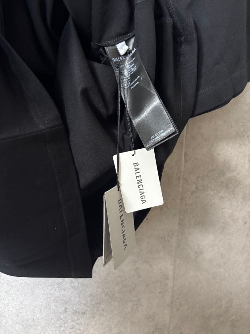 BALENCIAGA　ロゴプリントTシャツ