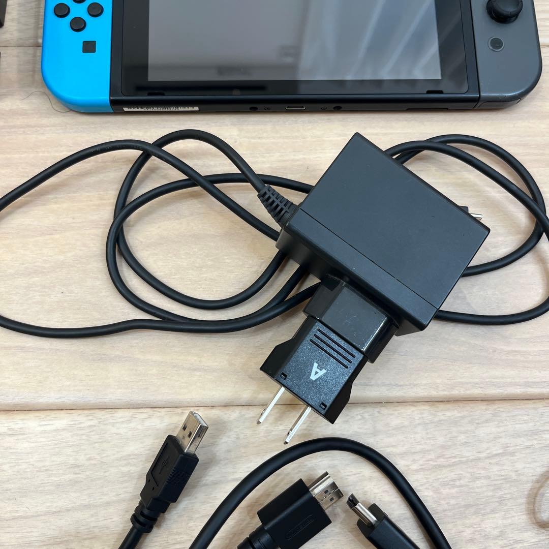 Nintendo Switch 本体 青/黒 付属品あり