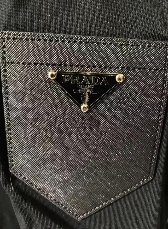 PRADA ブラック Tシャツ Mサイズ