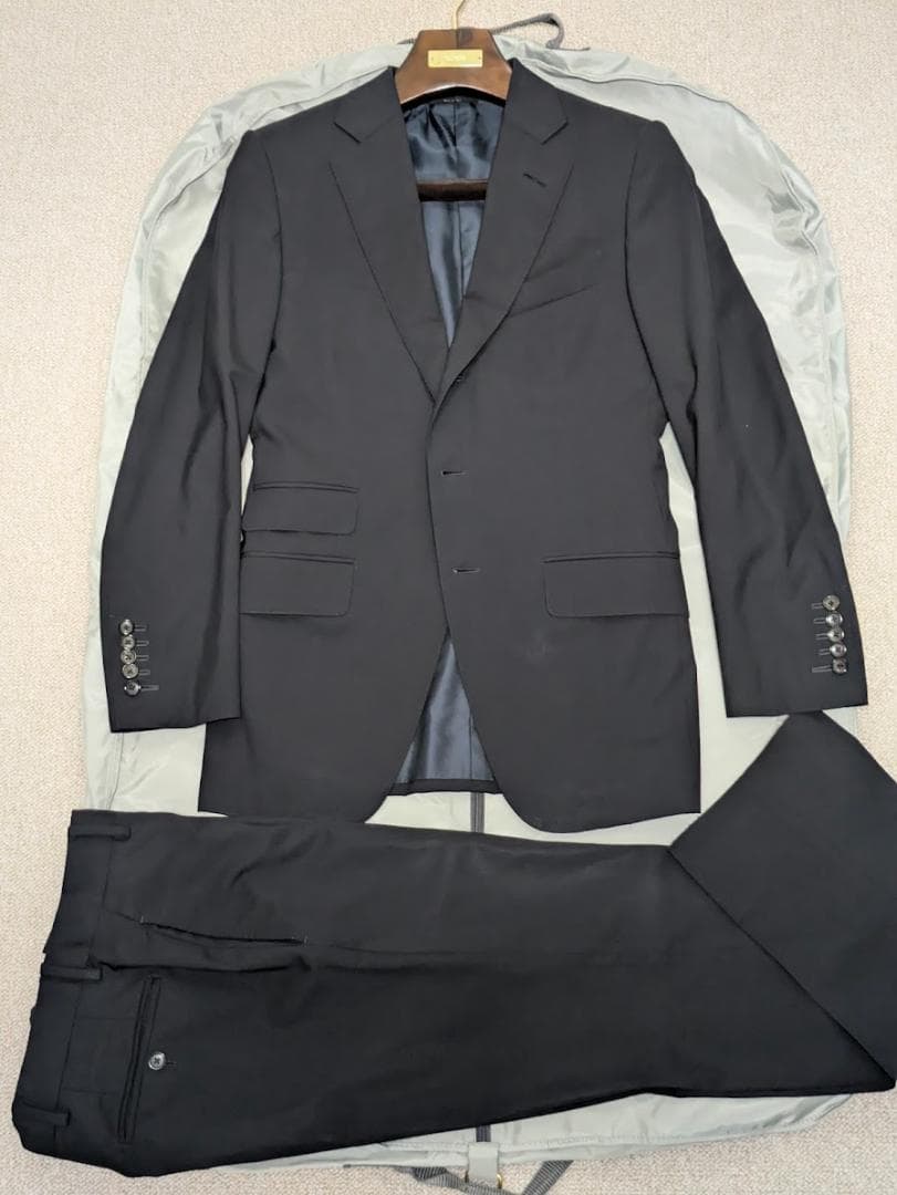 TOM FORD　スーツ