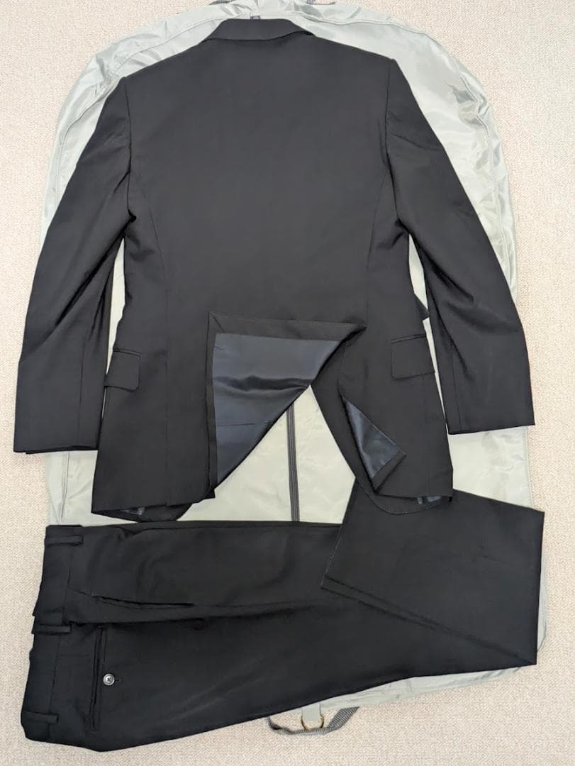 TOM FORD　スーツ
