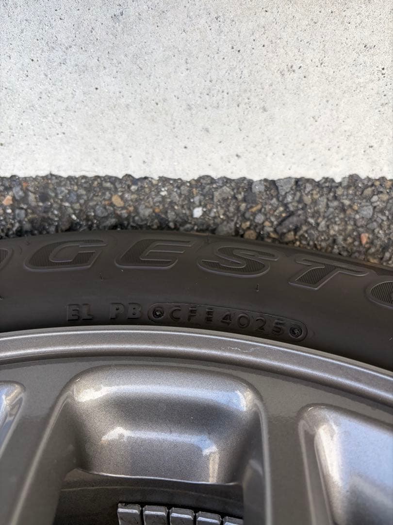 ジムニーjb64純正タイヤ4本　175/80R16 新車外し　タイヤのみ