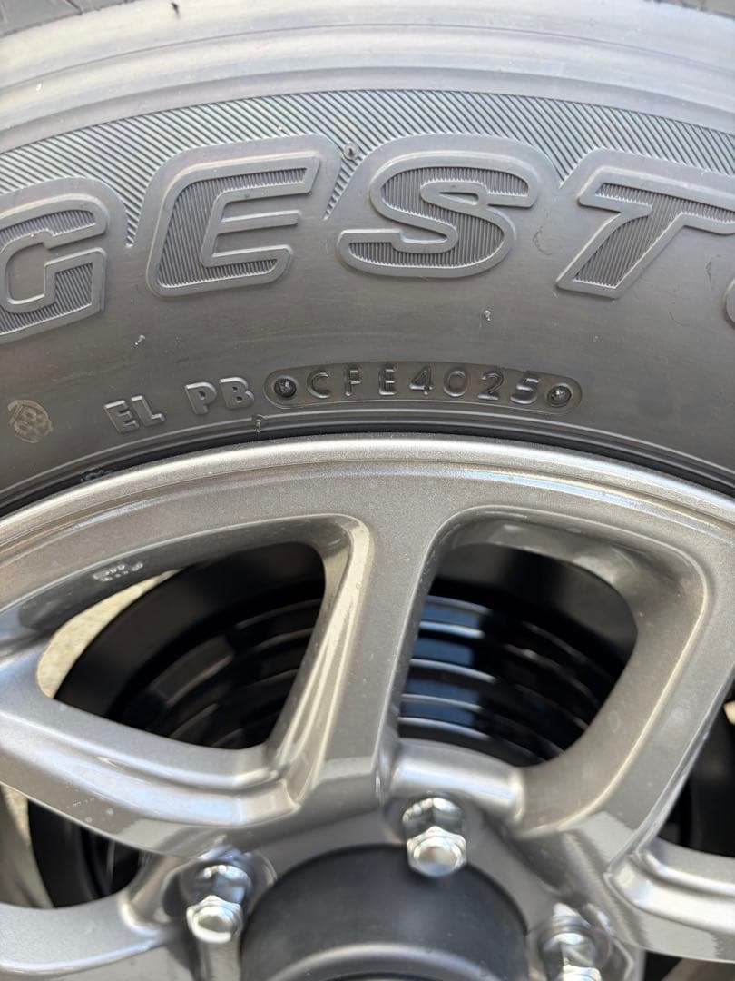 ジムニーjb64純正タイヤ4本　175/80R16 新車外し　タイヤのみ