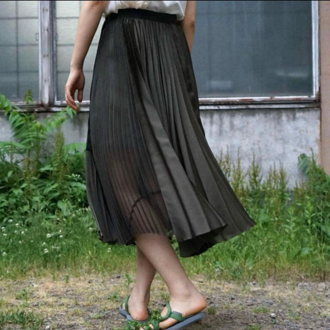 sacai サカイ プリーツスカート カーキ色 サイズ3