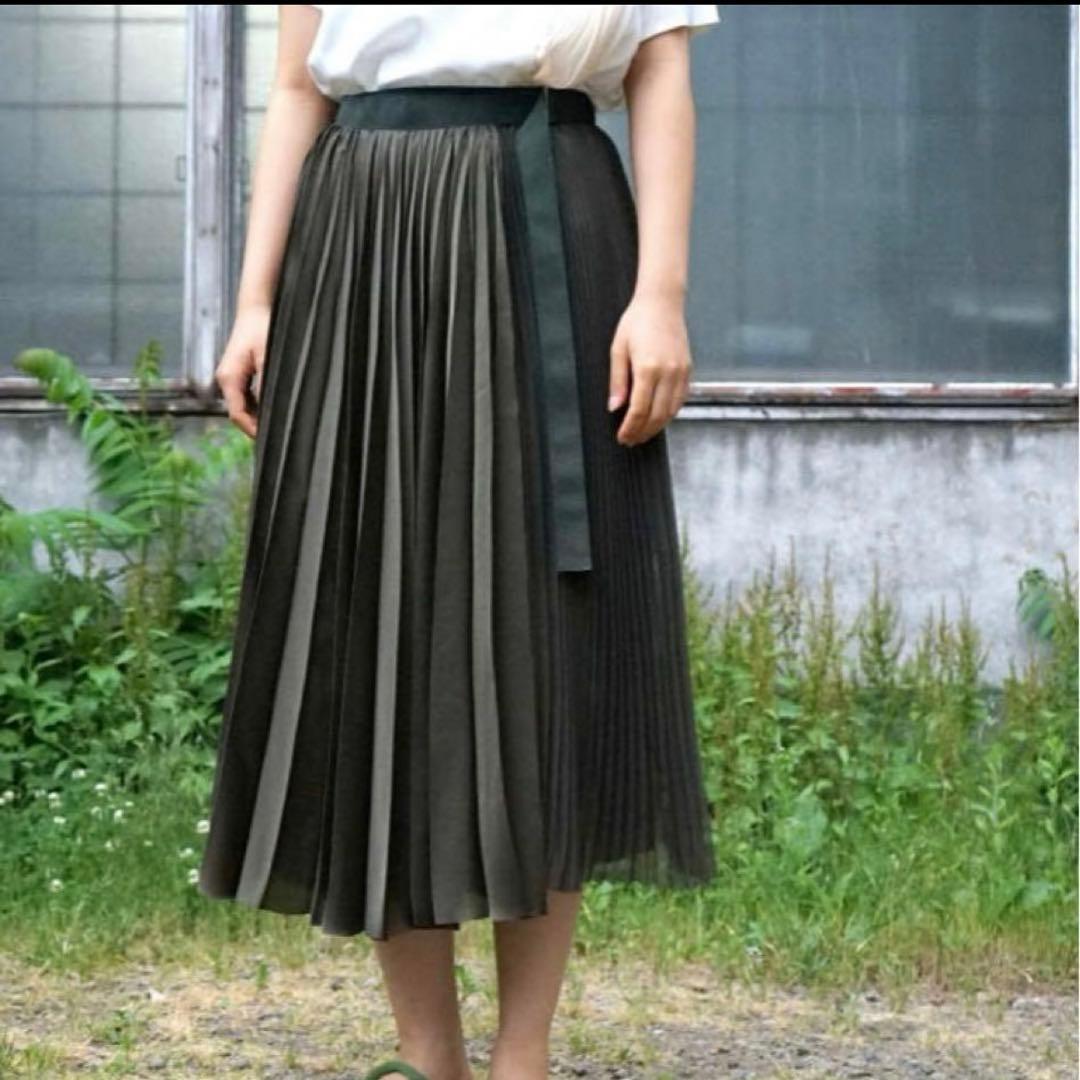 sacai サカイ プリーツスカート カーキ色 サイズ3