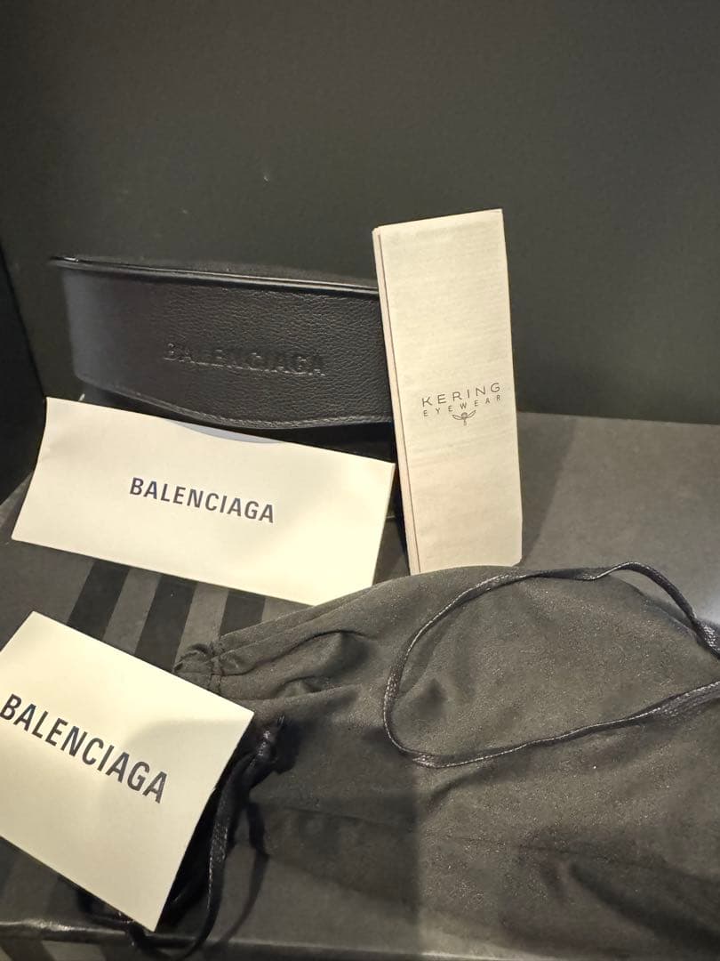 BALENCIAGA CAT.3サングラス