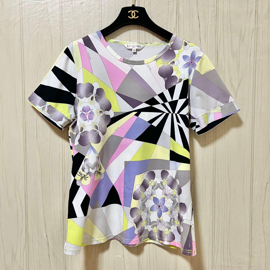 【レオナールスポーツ】コットンクルーネックTシャツ☆花柄モザイク☆カラフル☆XL
