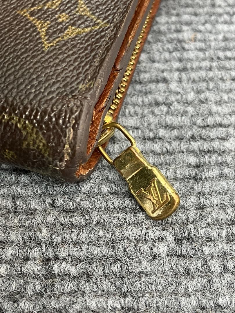 LOUIS VUITTON　二つ折り財布　モノグラム　コンパクトジップ　4552