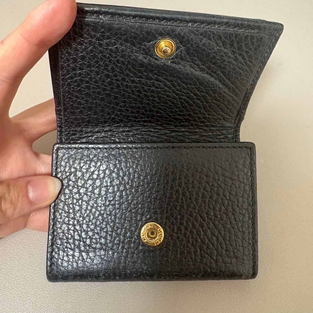 GGロゴ ブラックレザー 三つ折り財布 アーモンド