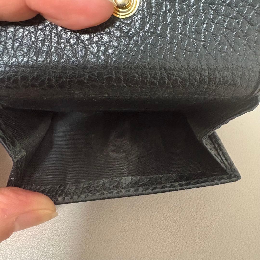 GGロゴ ブラックレザー 三つ折り財布 アーモンド