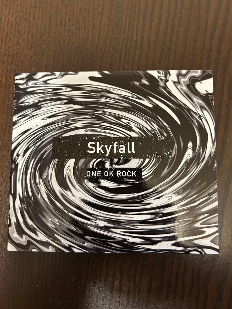 Skyfall 正規品&Eye of the Storm海外版