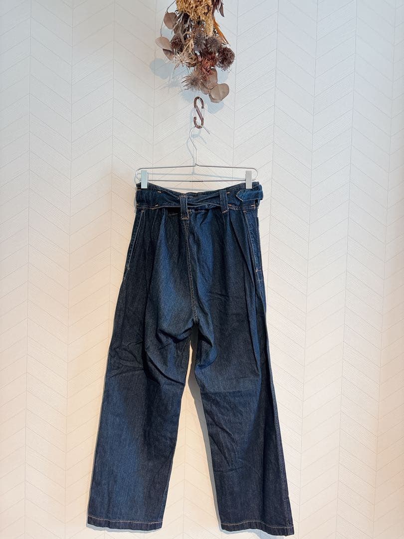 ZUCCa ベルト付き　ストレートデニムパンツ