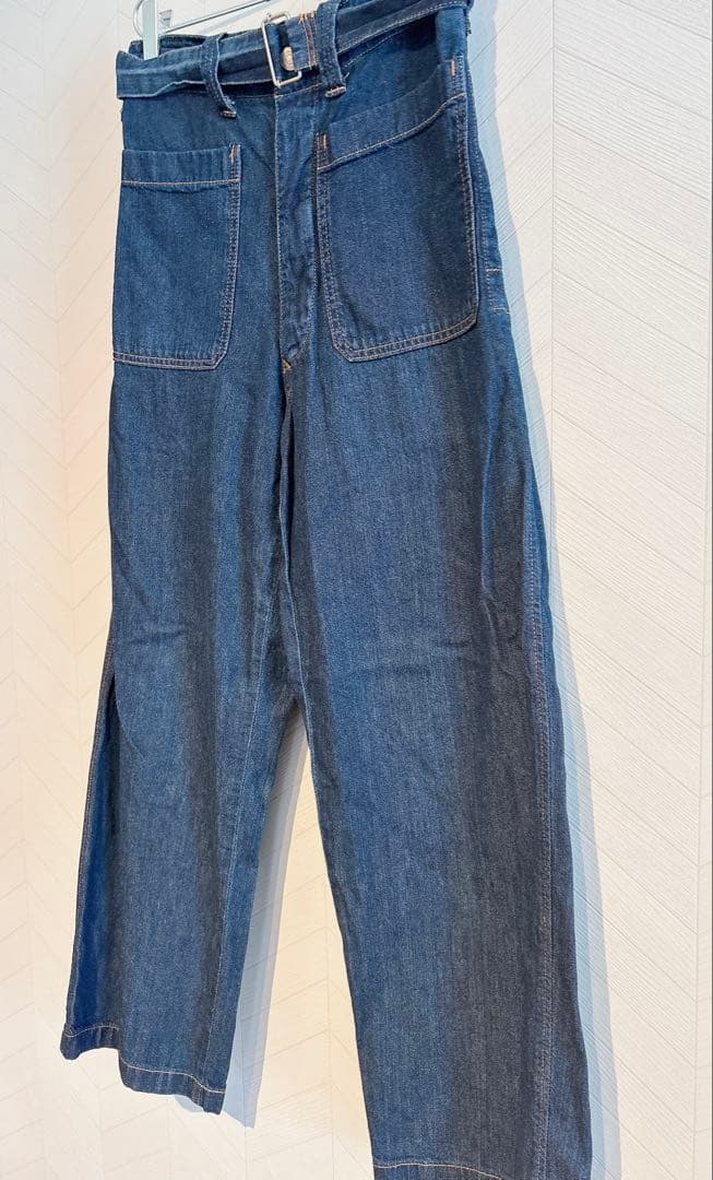 ZUCCa ベルト付き　ストレートデニムパンツ
