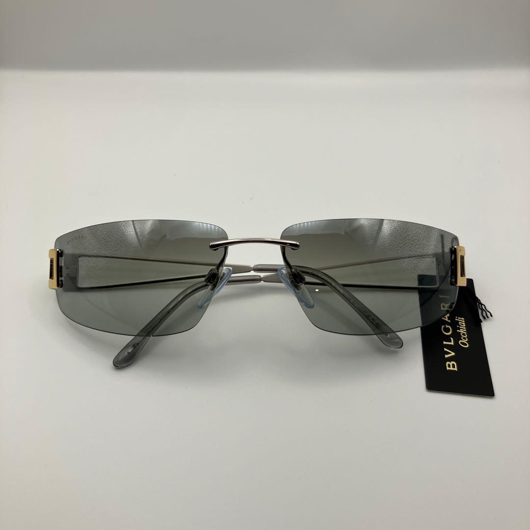 BVLGARI グレーサングラス 新品未使用 箱あり