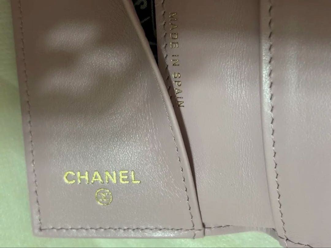 ［新品ほぼ未使用］CHANELシャネル正規品スモールウォレット三つ折り財布ピンク