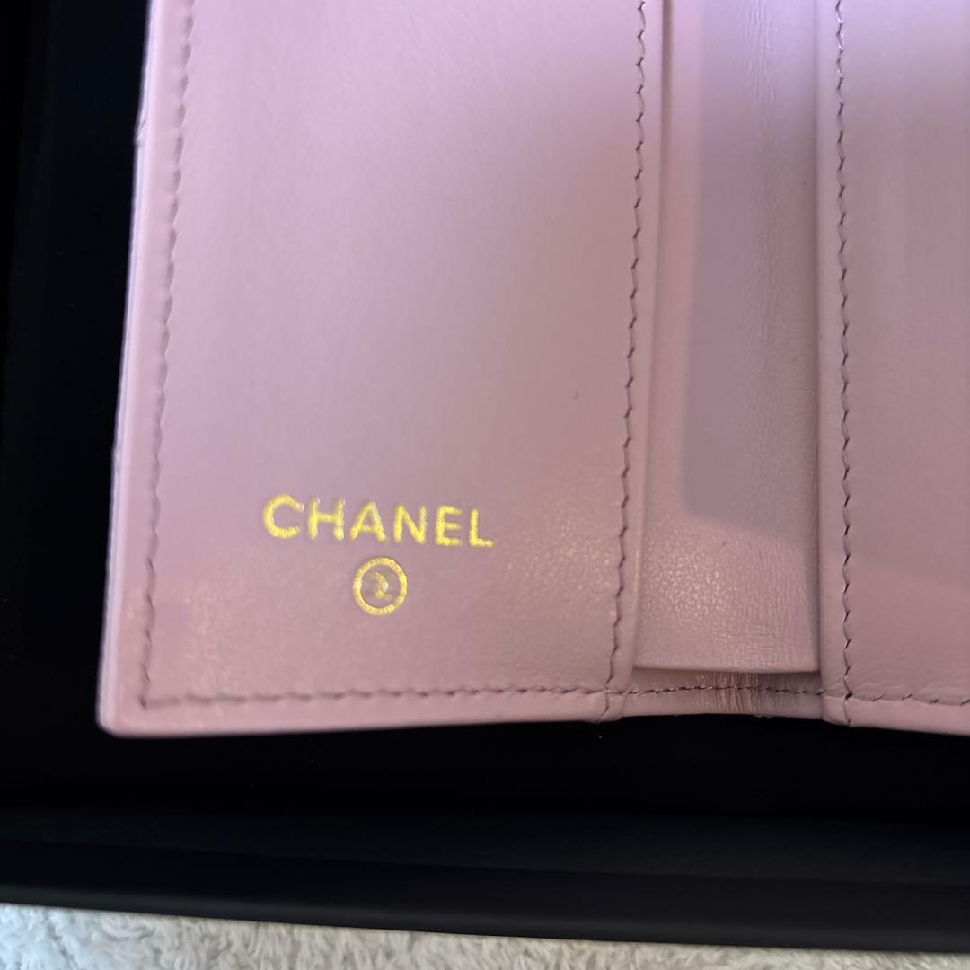［新品ほぼ未使用］CHANELシャネル正規品スモールウォレット三つ折り財布ピンク