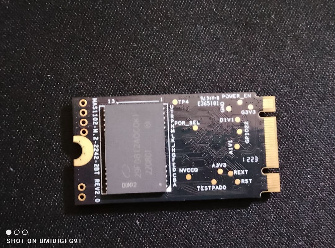 希少【ほぼ未使用】M.2 SATA 2242 SSD 2TB KingSpec