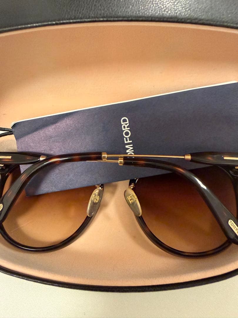 TOM FORD ブラウンラウンドサングラス ケース付き