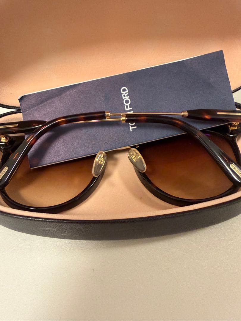 TOM FORD ブラウンラウンドサングラス ケース付き
