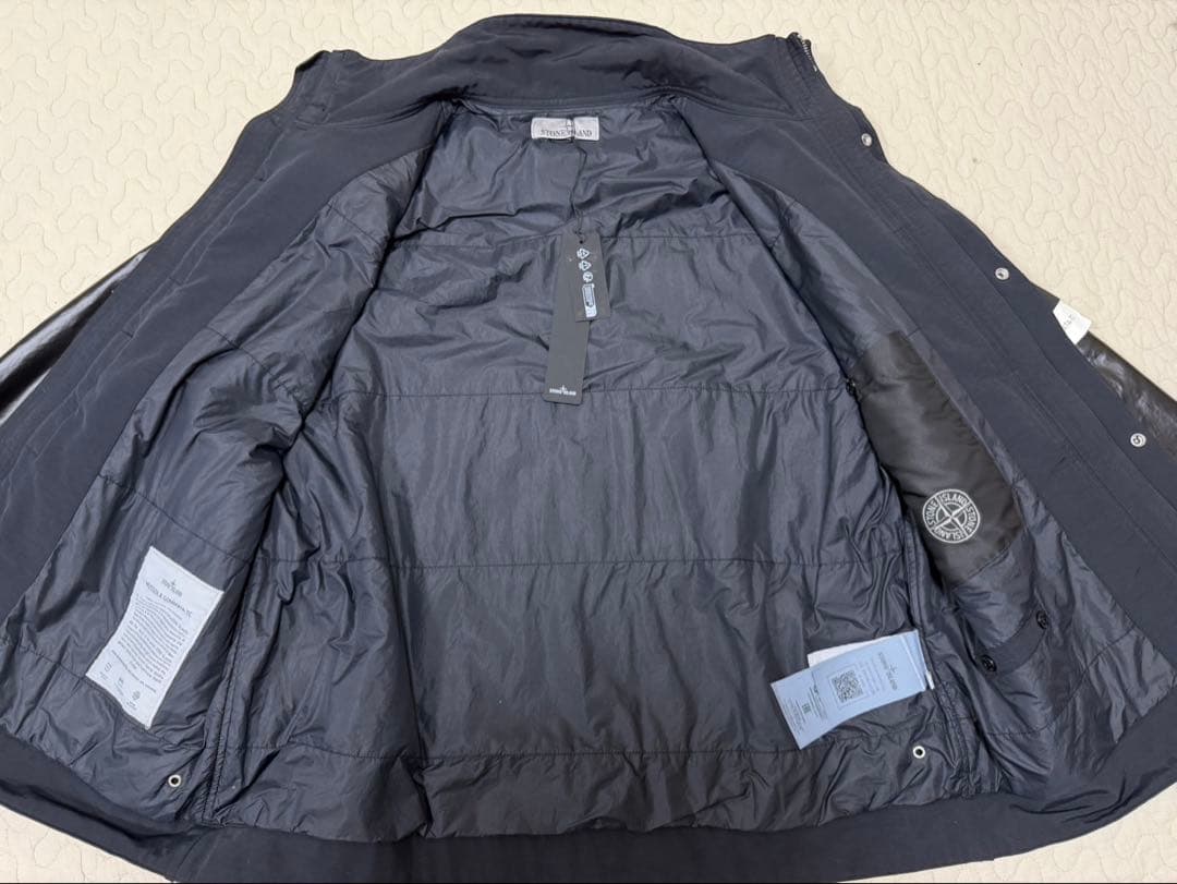 【新品未使用】ストーンアイランドMUSSOLA GOMMATA-TCハンガー付き