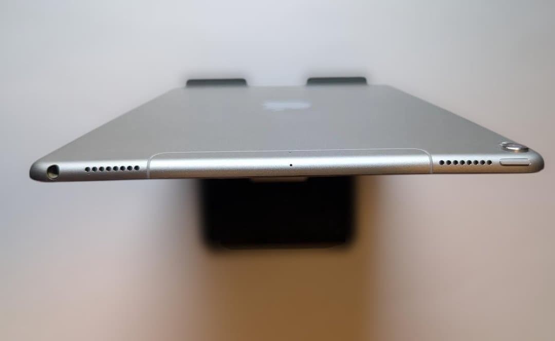 Apple iPad pro 10.5インチ　セルラー　docomo シルバー