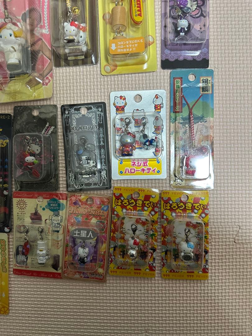 公*o様 ハローキティ ストラップ セット