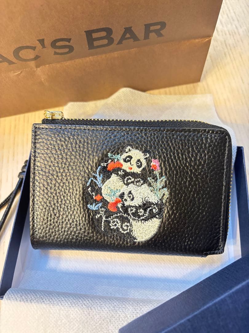 ケイタマルヤマパンダ　イムラム　コラボ刺繍 二つ折り財布 ブラック