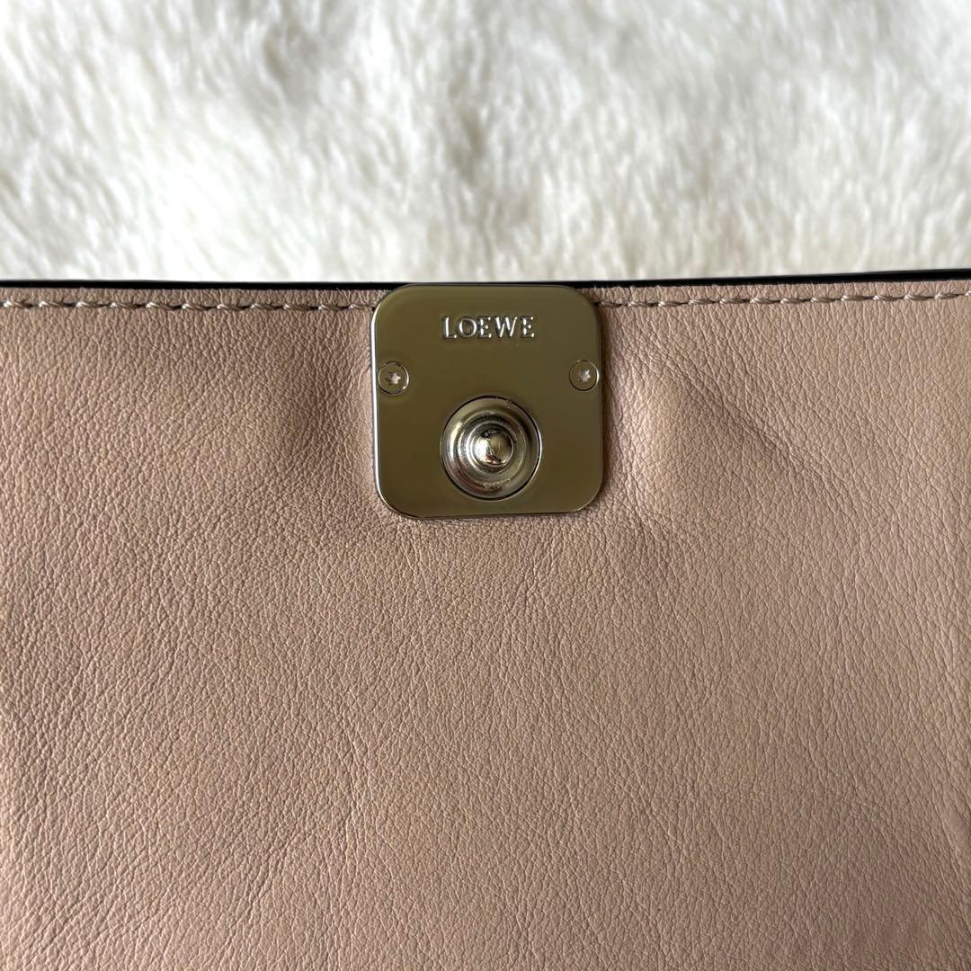 【美品】LOEWE アナグラム トライフォールド 三つ折り サンド 付属品あり