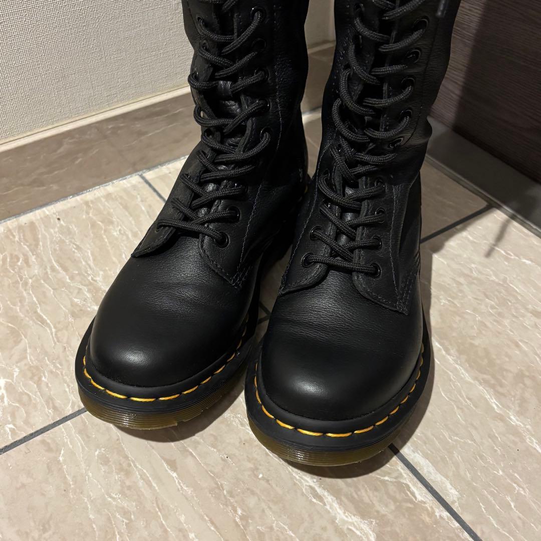 【(=^ェ^=)商品】Dr.Martens 20ホールブーツ