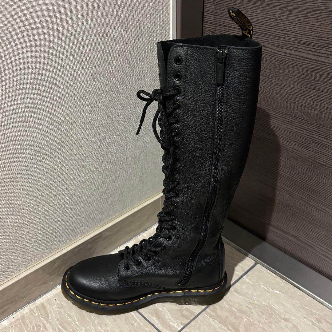 【(=^ェ^=)商品】Dr.Martens 20ホールブーツ