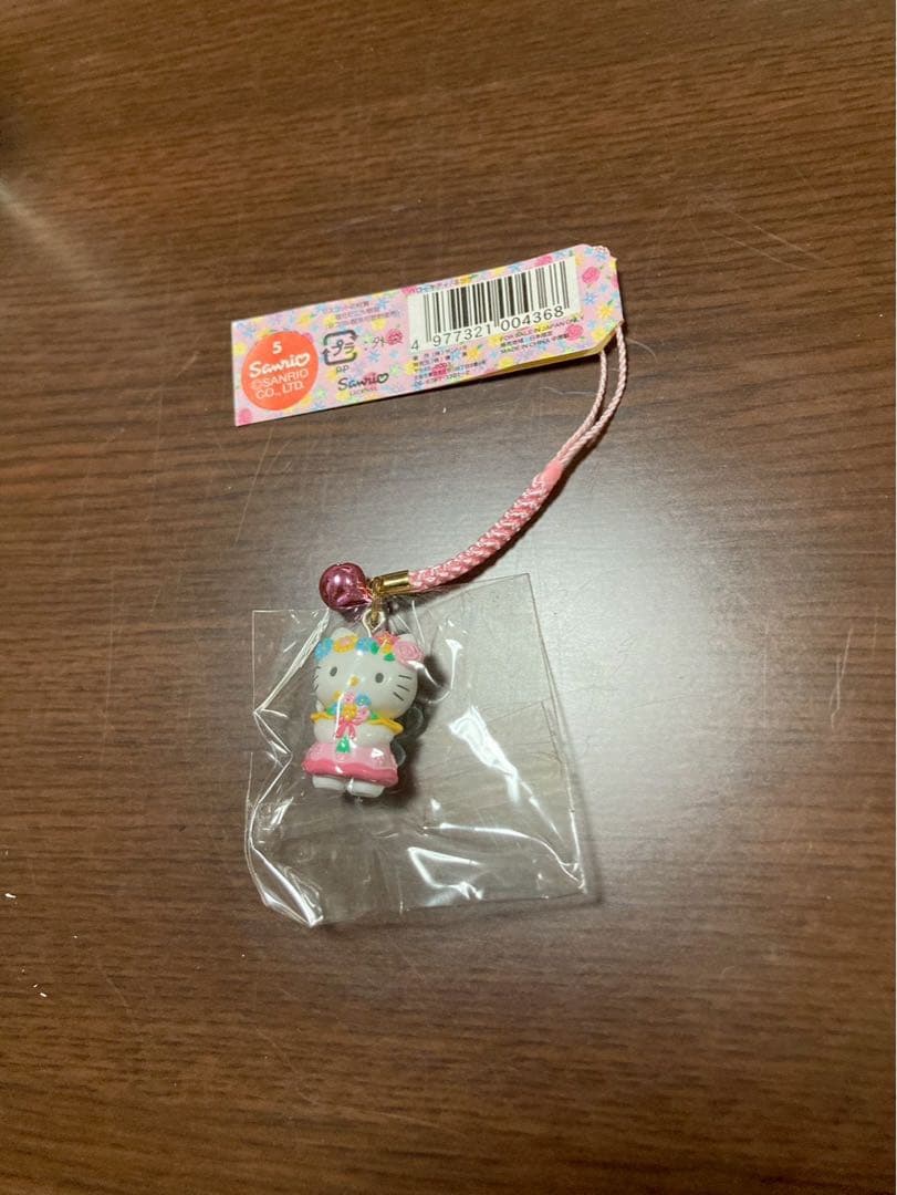 希少 激レア 新品 ご当地 ハローキティ お花屋さん 花冠 花束 ストラップ
