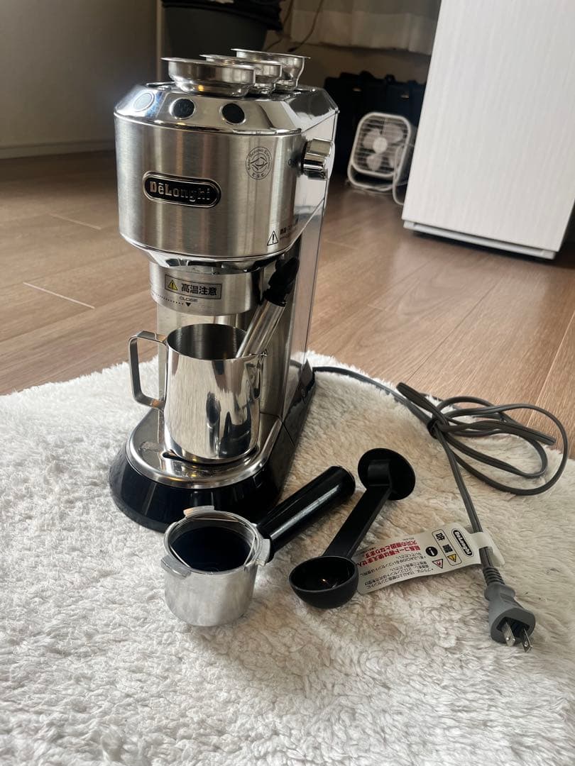 DeLonghi エスプレッソ・カプチーノメーカー EC680M