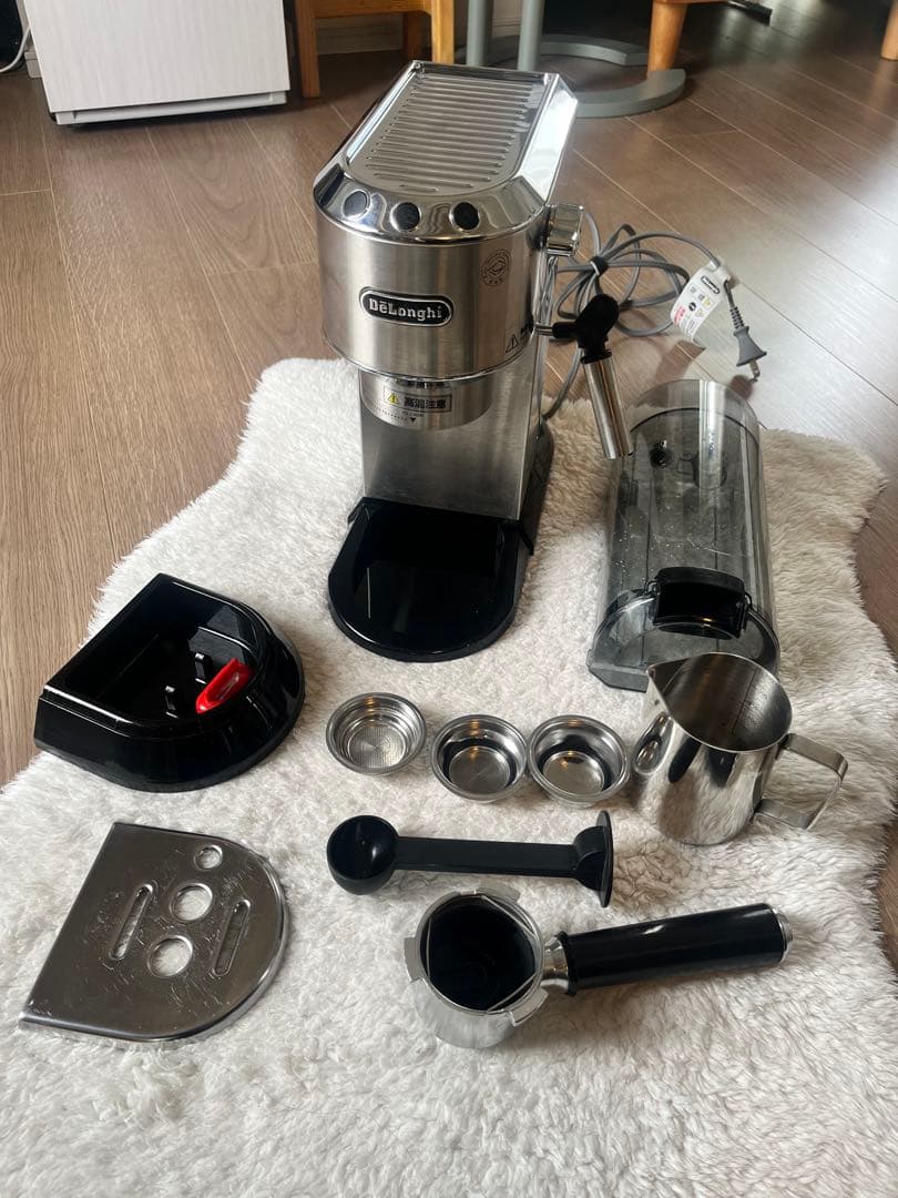 DeLonghi エスプレッソ・カプチーノメーカー EC680M