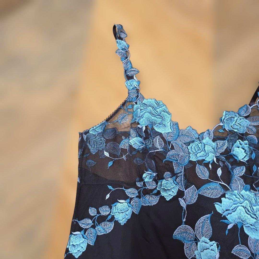 美品　ワコール　トレフル　花柄刺繍 キャミソール 黒と青　y15