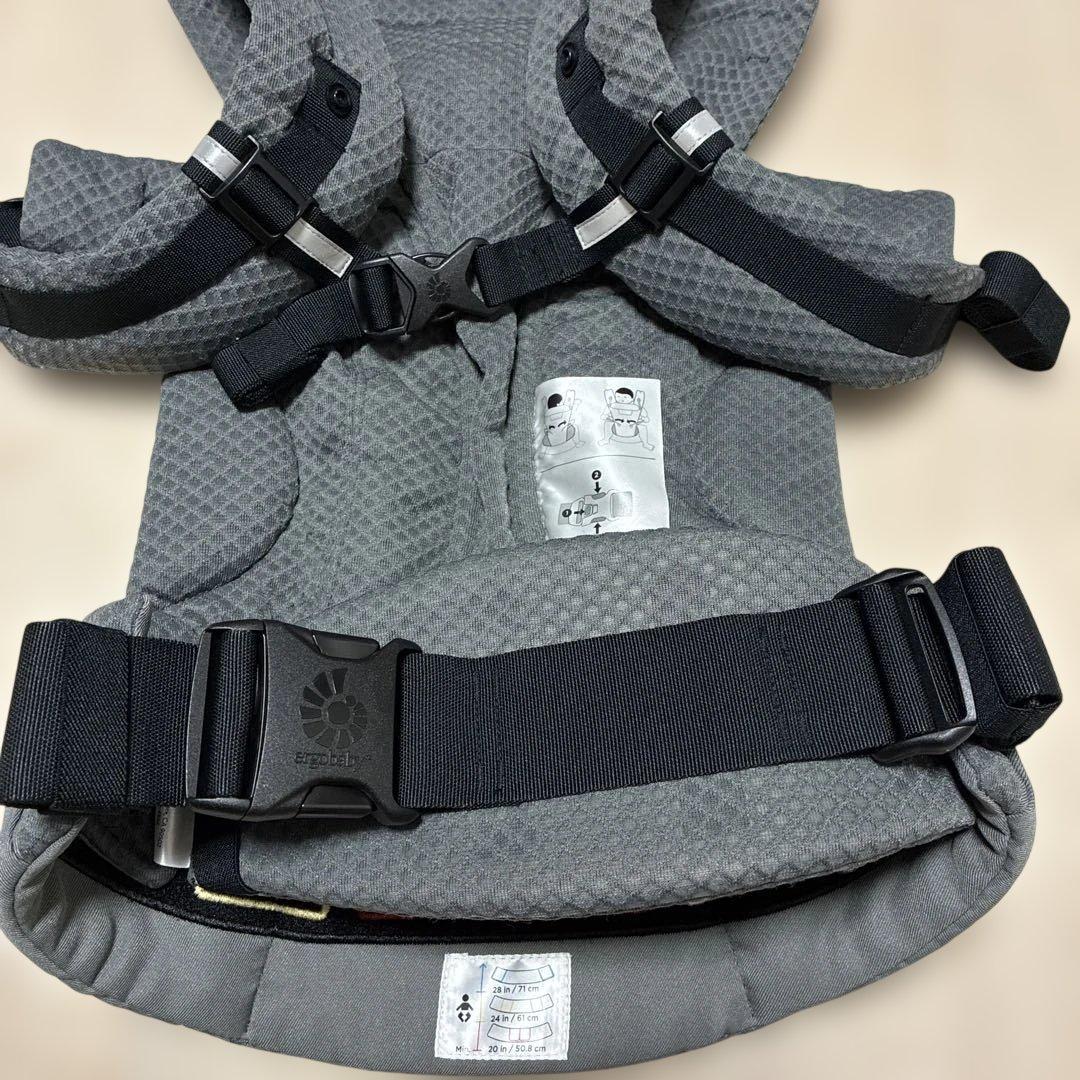 美品！エルゴオムニブリーズ　抱っこ紐 グラファイトグレー